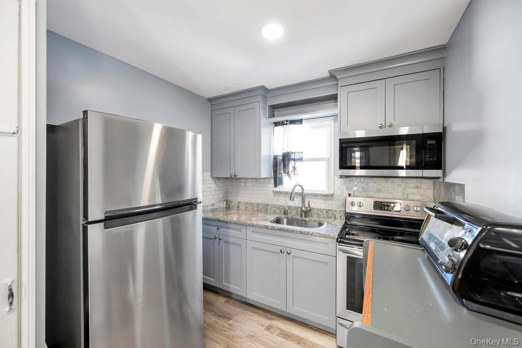 Single Family 5th  Suffolk County, NY 11706, MLS-973576-12