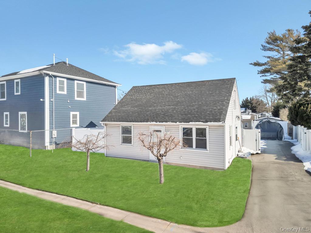 Single Family 5th  Suffolk County, NY 11706, MLS-973576-2