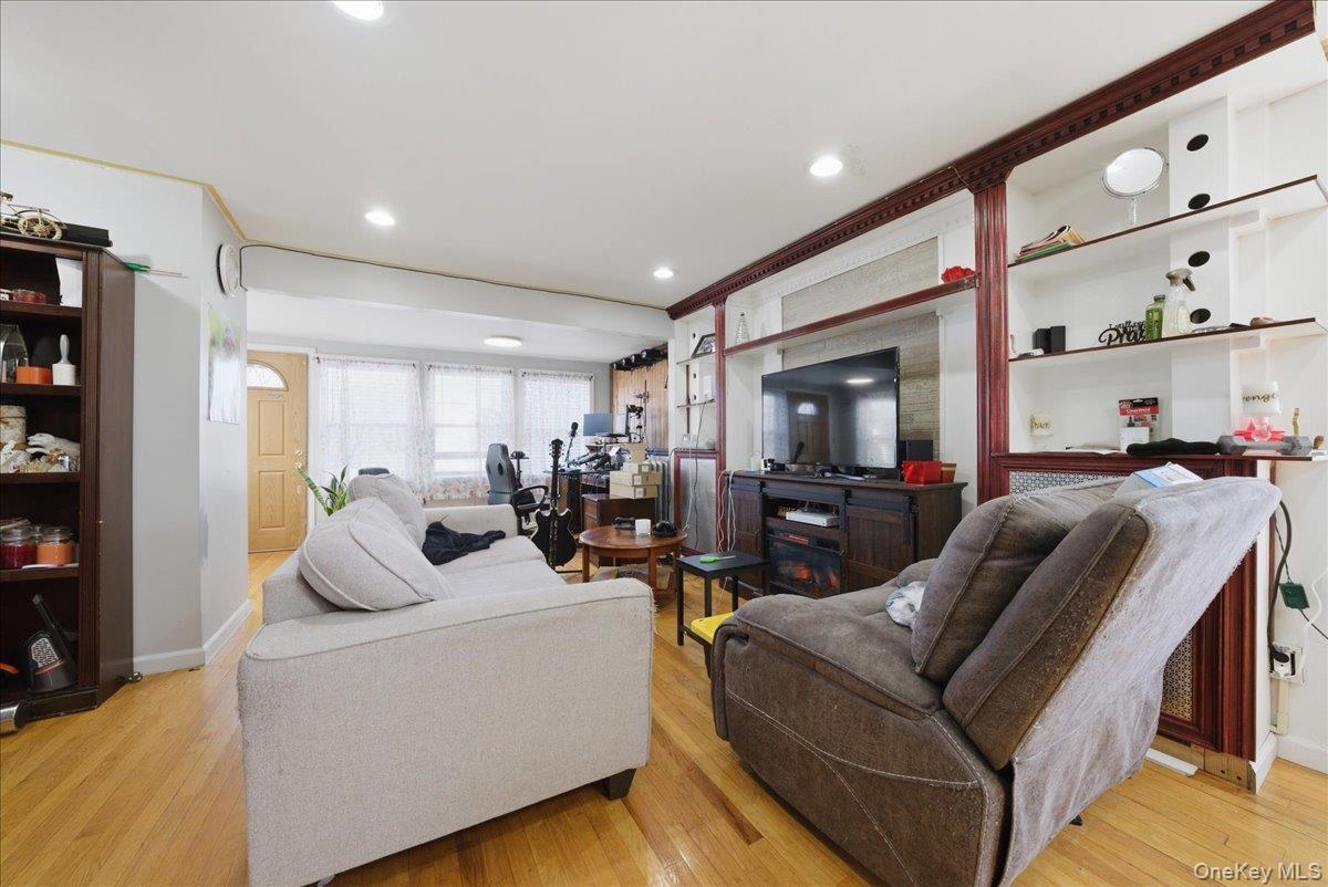 Single Family 208th Queens, NY 11428, MLS-973589-2