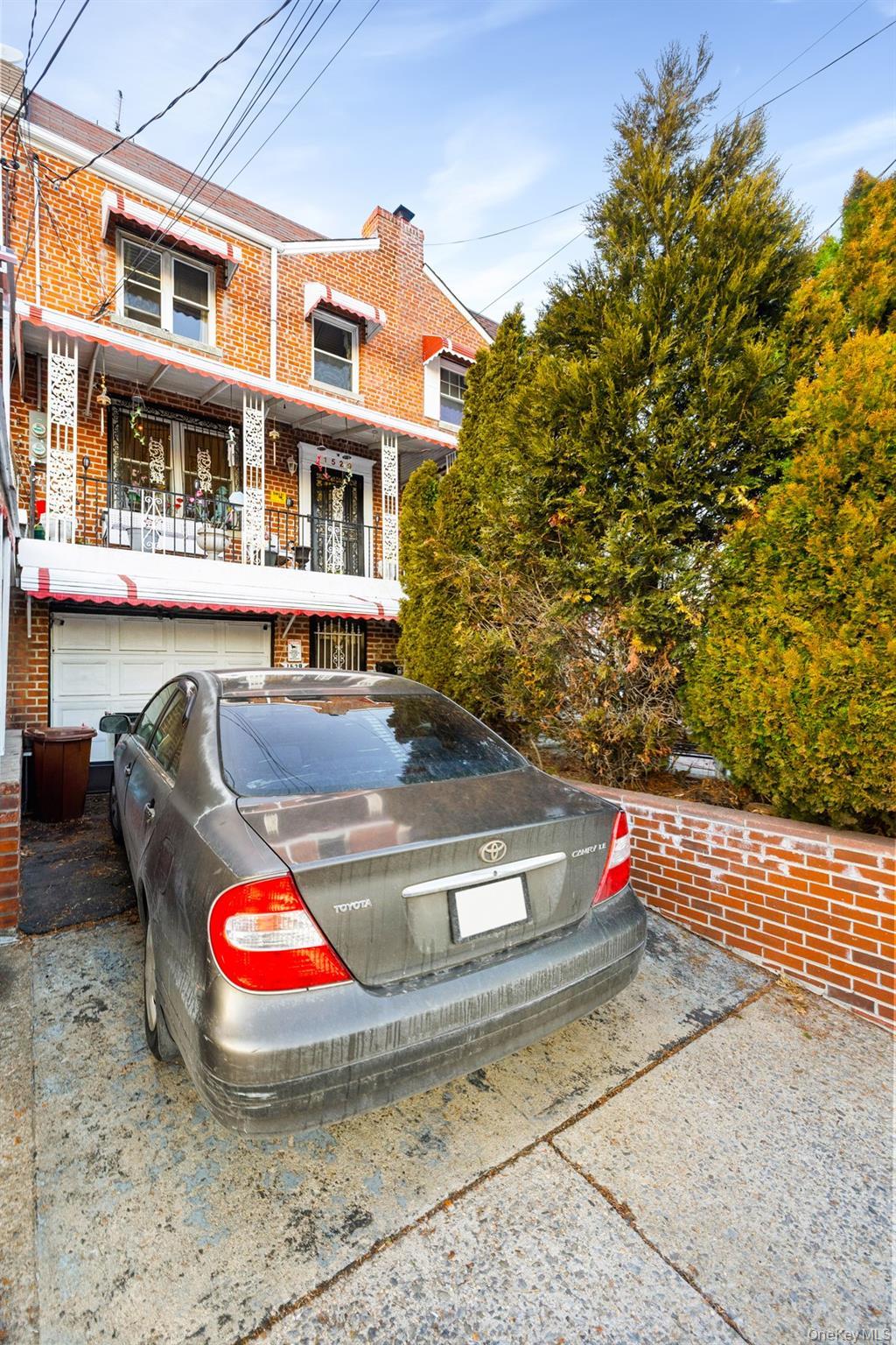 Single Family Hammersley Bronx, NY 10469, MLS-973618-24