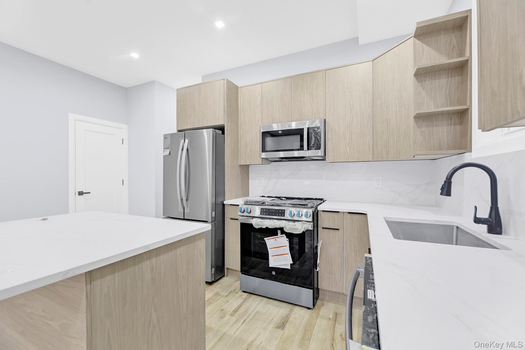 Single Family Strauss  Brooklyn, NY 11212, MLS-973626-4