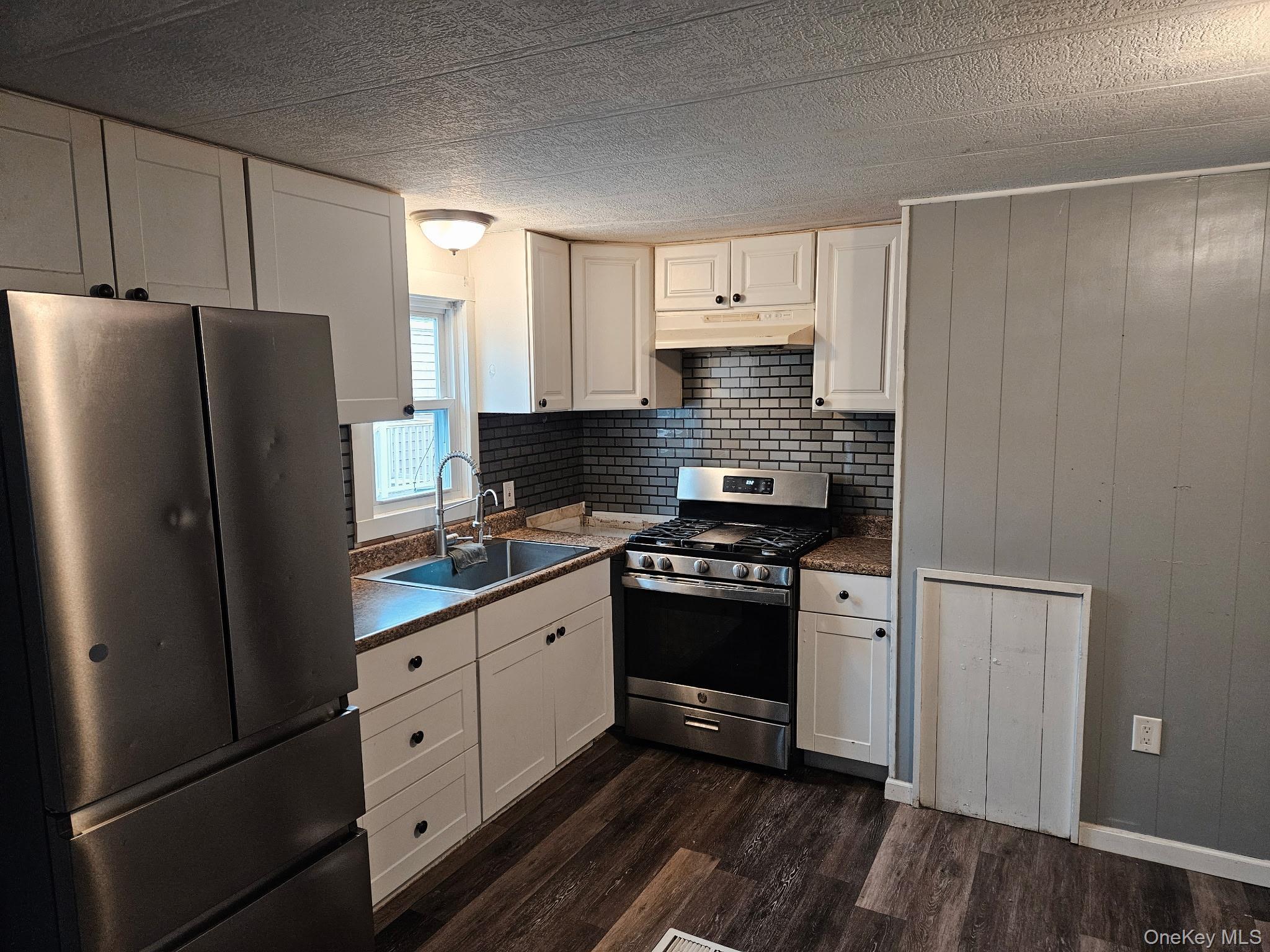 Single Family Sheafe Dutchess County, NY 12601, MLS-973657-2