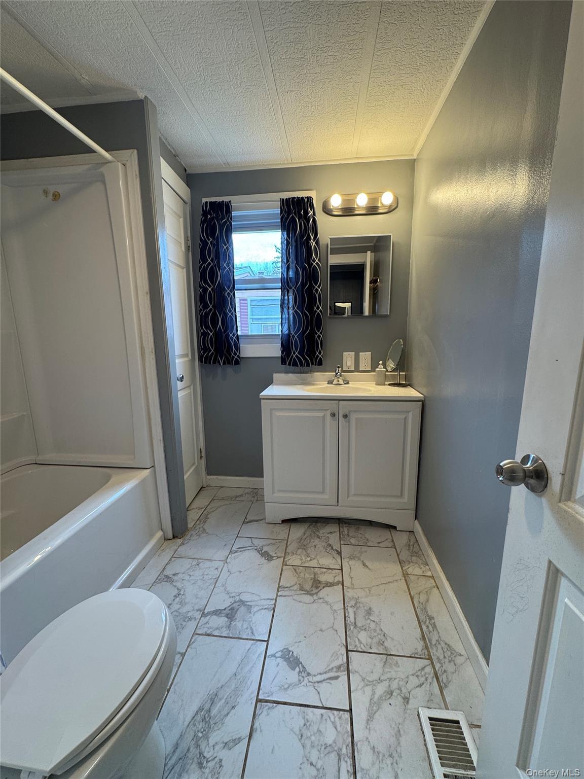 Single Family Sheafe Dutchess County, NY 12601, MLS-973657-8