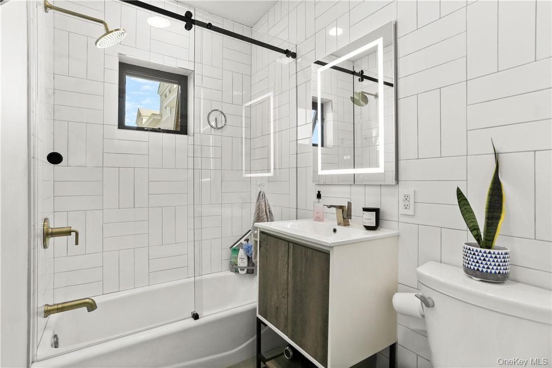 Single Family Rochelle Bronx, NY 10464, MLS-973685-11