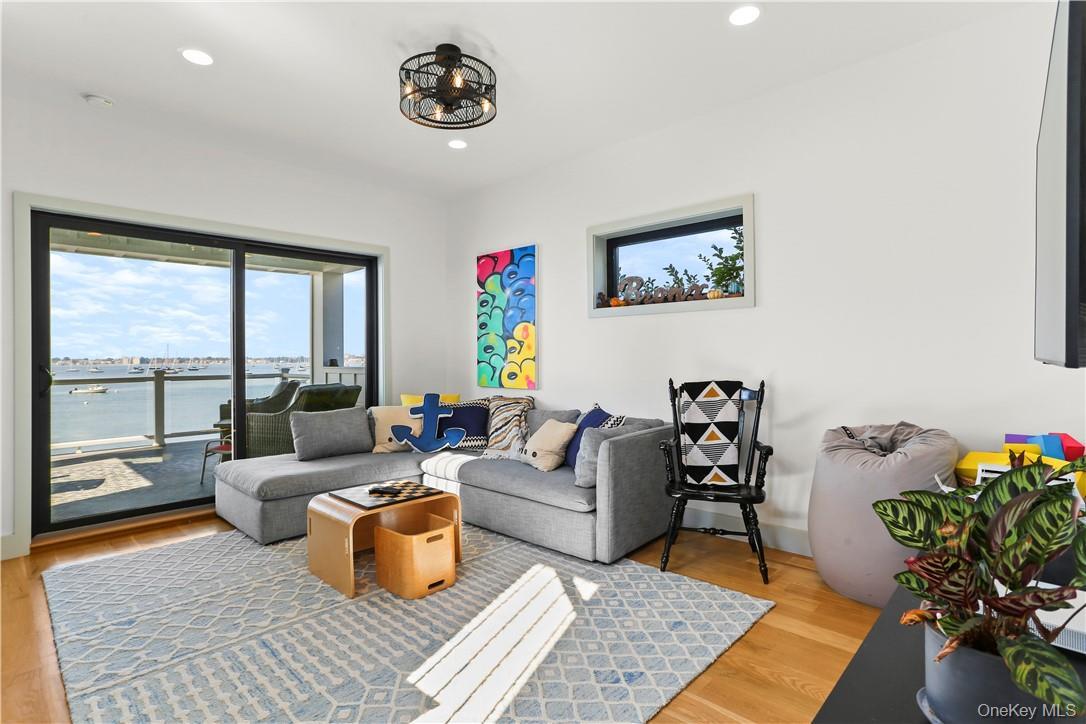 Single Family Rochelle Bronx, NY 10464, MLS-973685-17