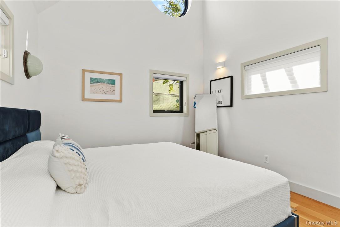 Single Family Rochelle Bronx, NY 10464, MLS-973685-22