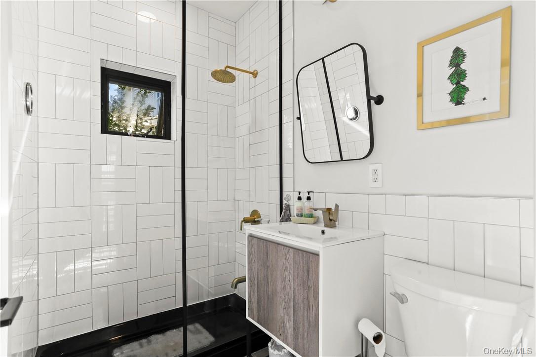 Single Family Rochelle Bronx, NY 10464, MLS-973685-23