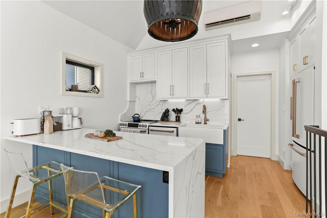 Single Family Rochelle Bronx, NY 10464, MLS-973685-8