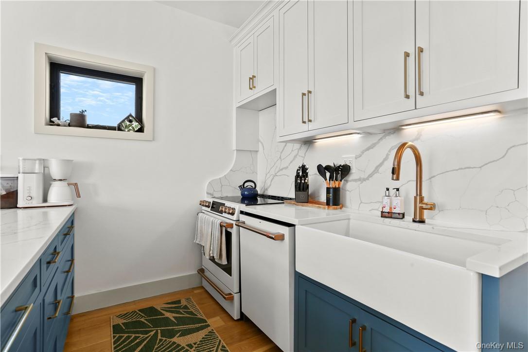 Single Family Rochelle Bronx, NY 10464, MLS-973685-9