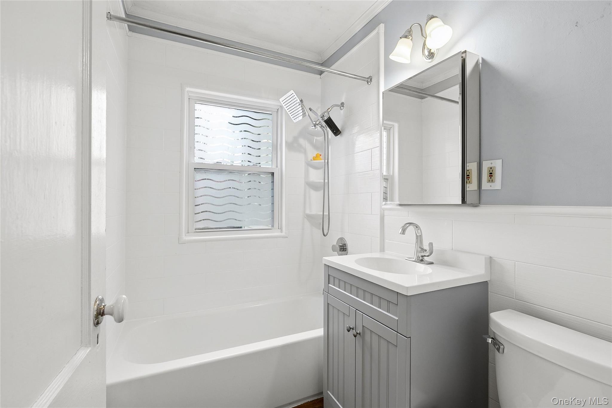 Single Family Hazelwood  Suffolk County, NY 11743, MLS-973710-11