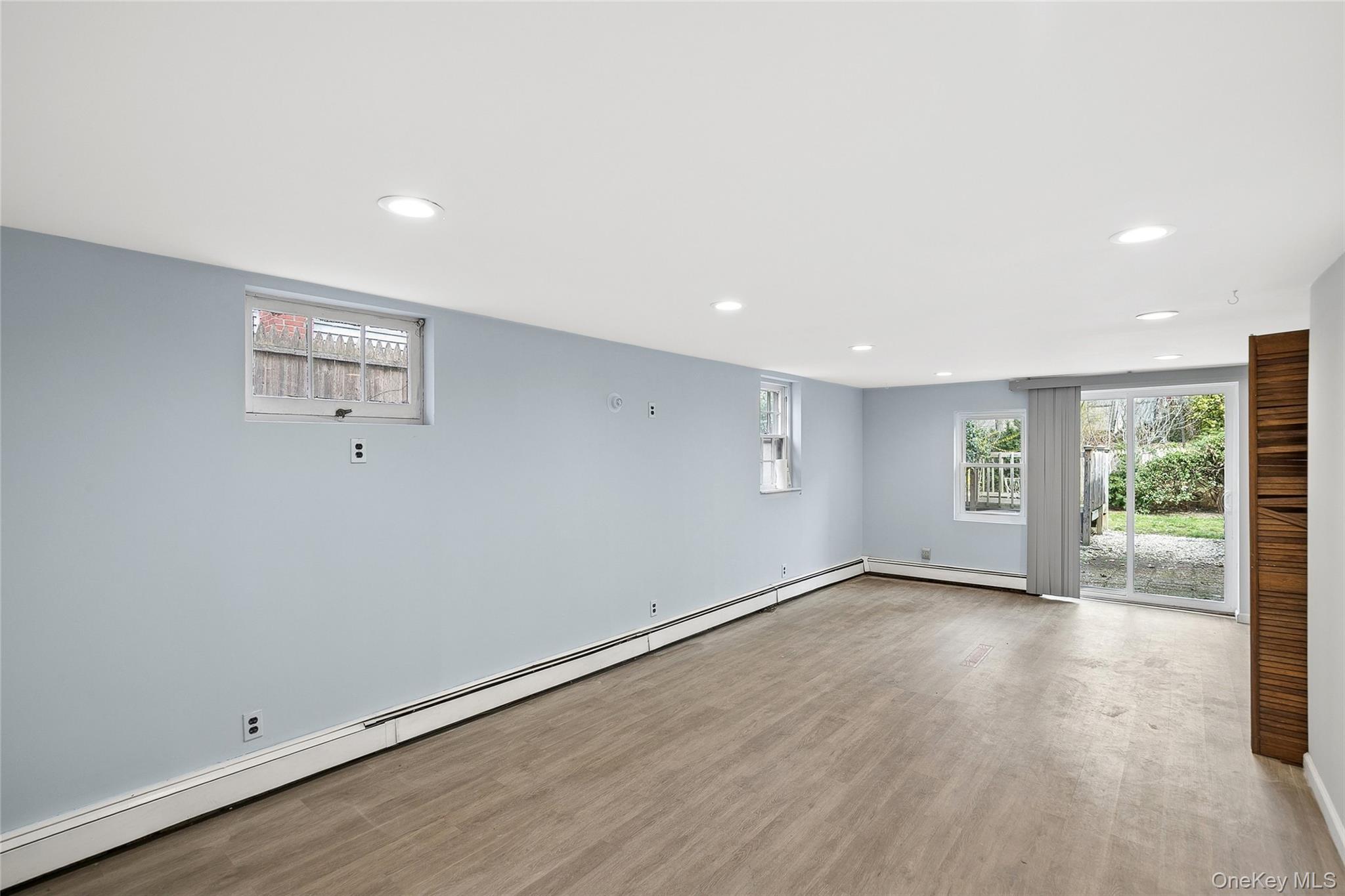 Single Family Hazelwood  Suffolk County, NY 11743, MLS-973710-21