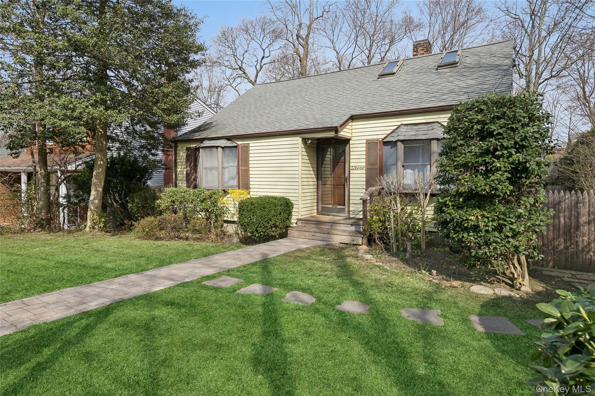 Single Family Hazelwood  Suffolk County, NY 11743, MLS-973710-29