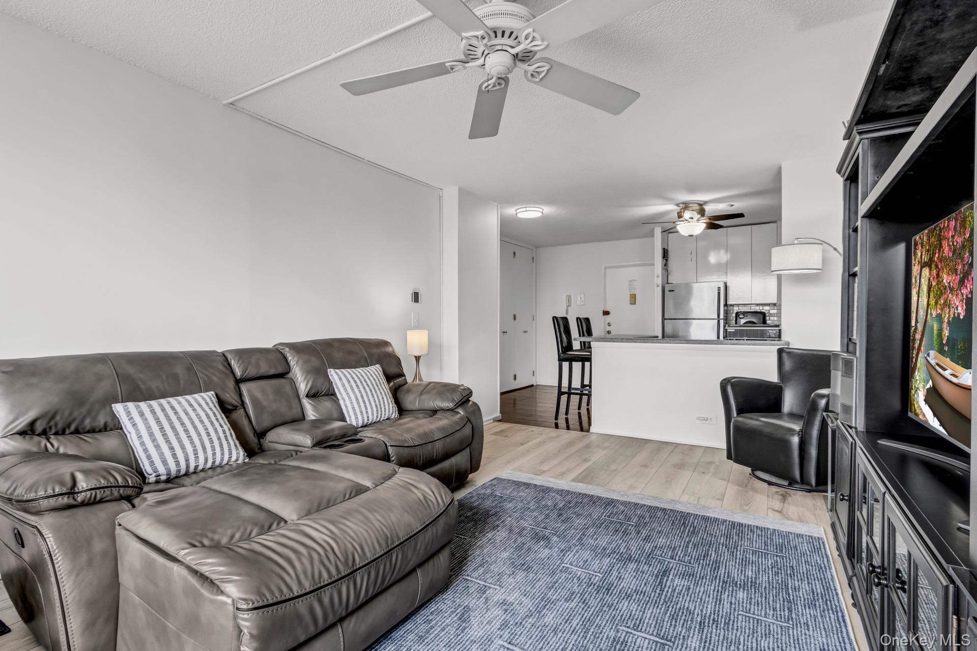 Coop 93rd Manhattan, NY 10128, MLS-973712-6