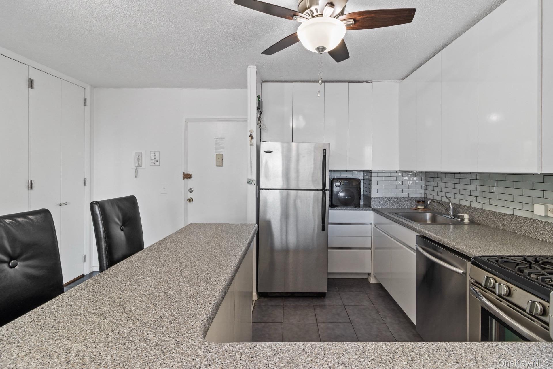 Coop 93rd Manhattan, NY 10128, MLS-973712-8