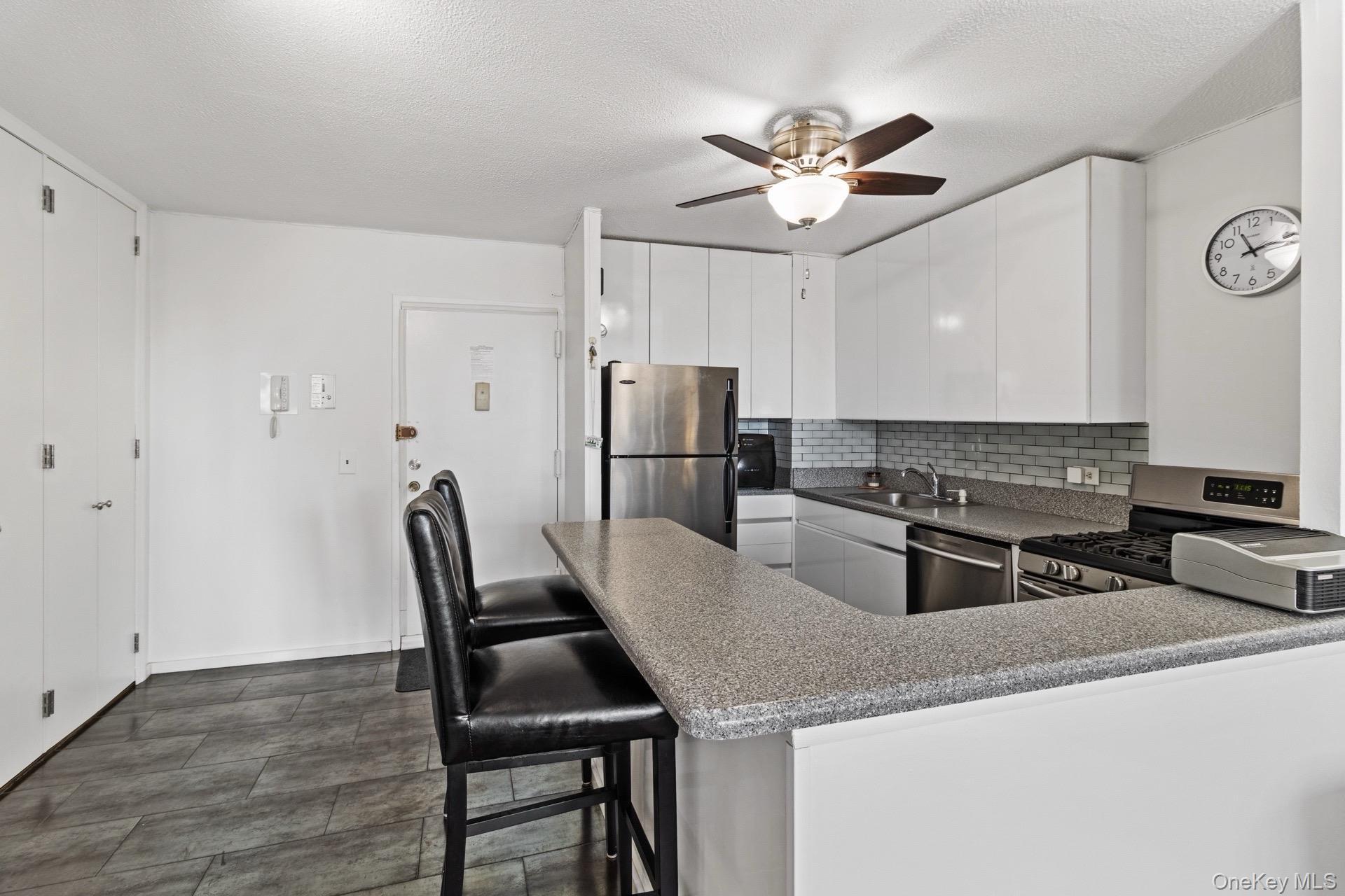 Coop 93rd Manhattan, NY 10128, MLS-973712-9