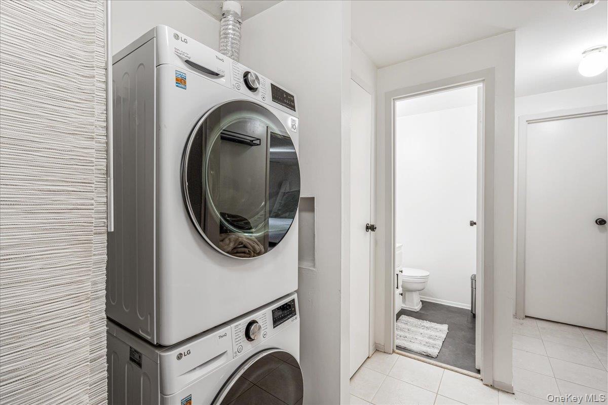 Condo Skyline  Suffolk County, NY 11727, MLS-973743-18