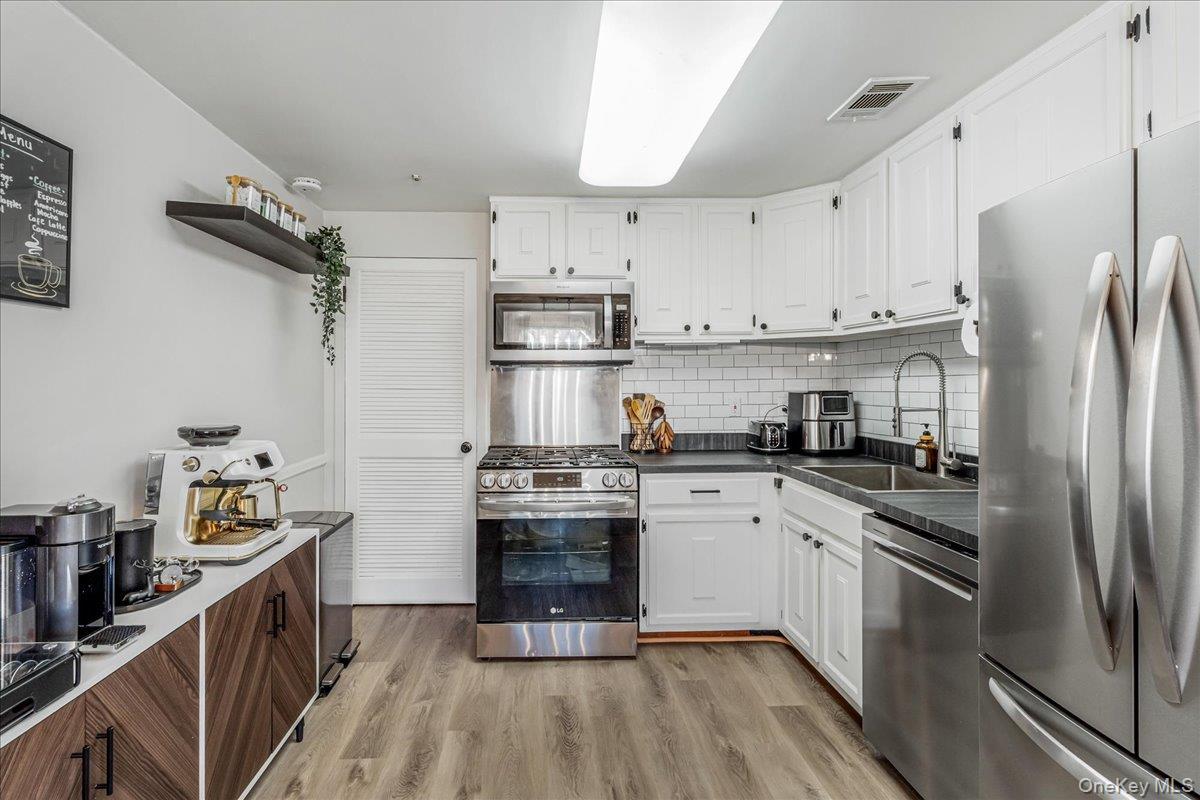 Condo Skyline  Suffolk County, NY 11727, MLS-973743-6