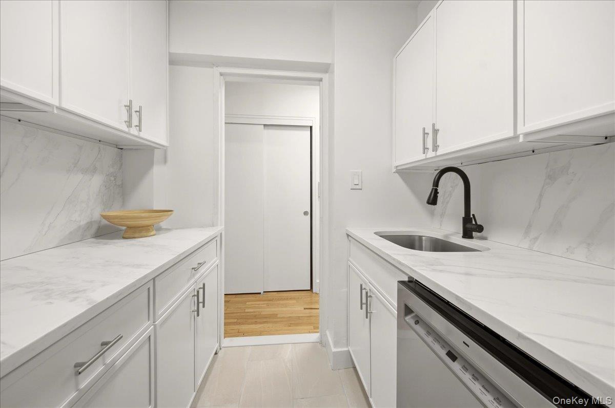 Condo Waring  Bronx, NY 10467, MLS-973769-12