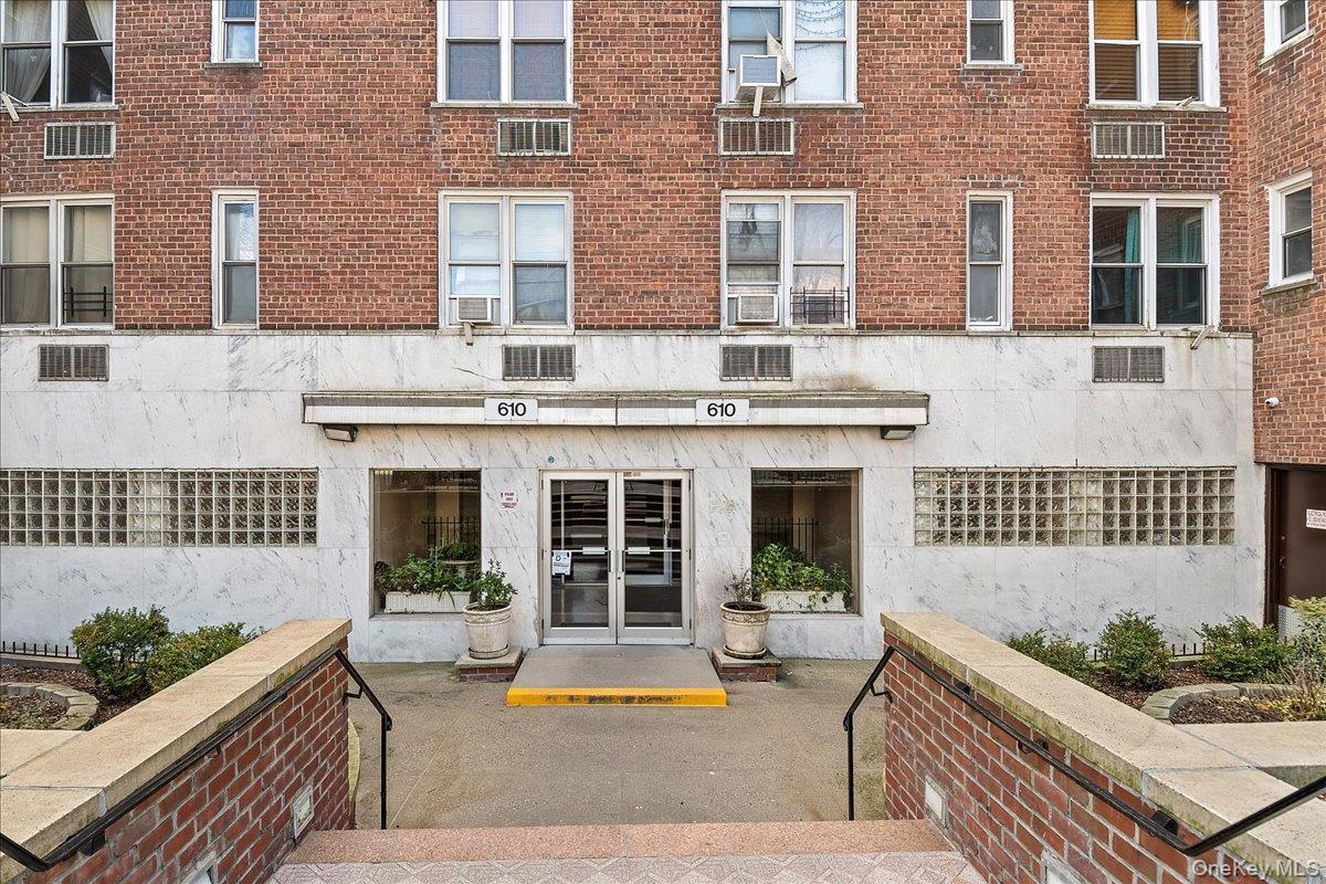 Condo Waring  Bronx, NY 10467, MLS-973769-22