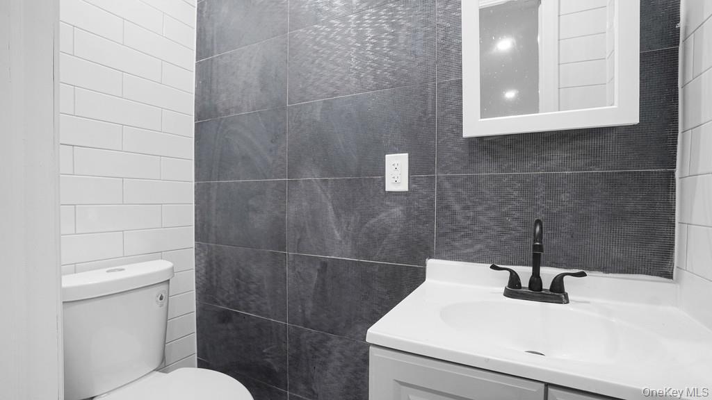 Single Family 224th Bronx, NY 10466, MLS-973783-17