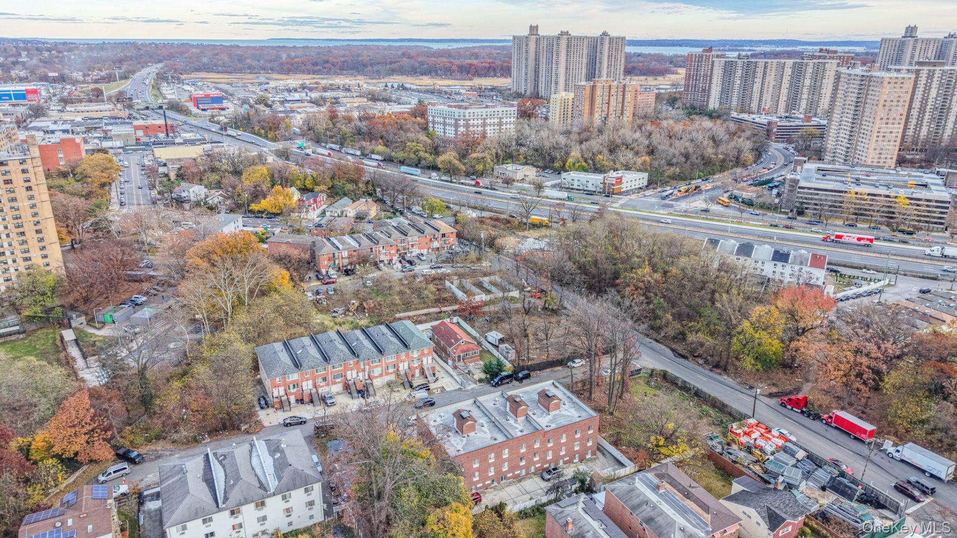 Single Family Hunter  Bronx, NY 10475, MLS-973789-25