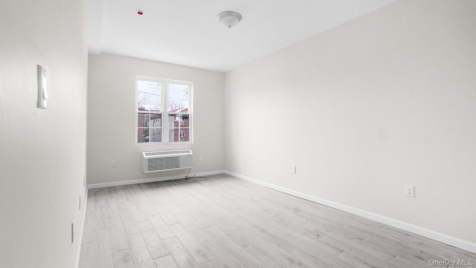 Single Family Van Nest  Bronx, NY 10460, MLS-973809-15