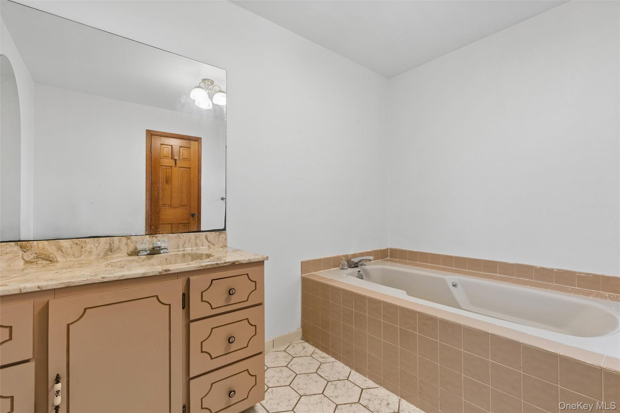 Single Family Overhill  Suffolk County, NY 11792, MLS-973818-16