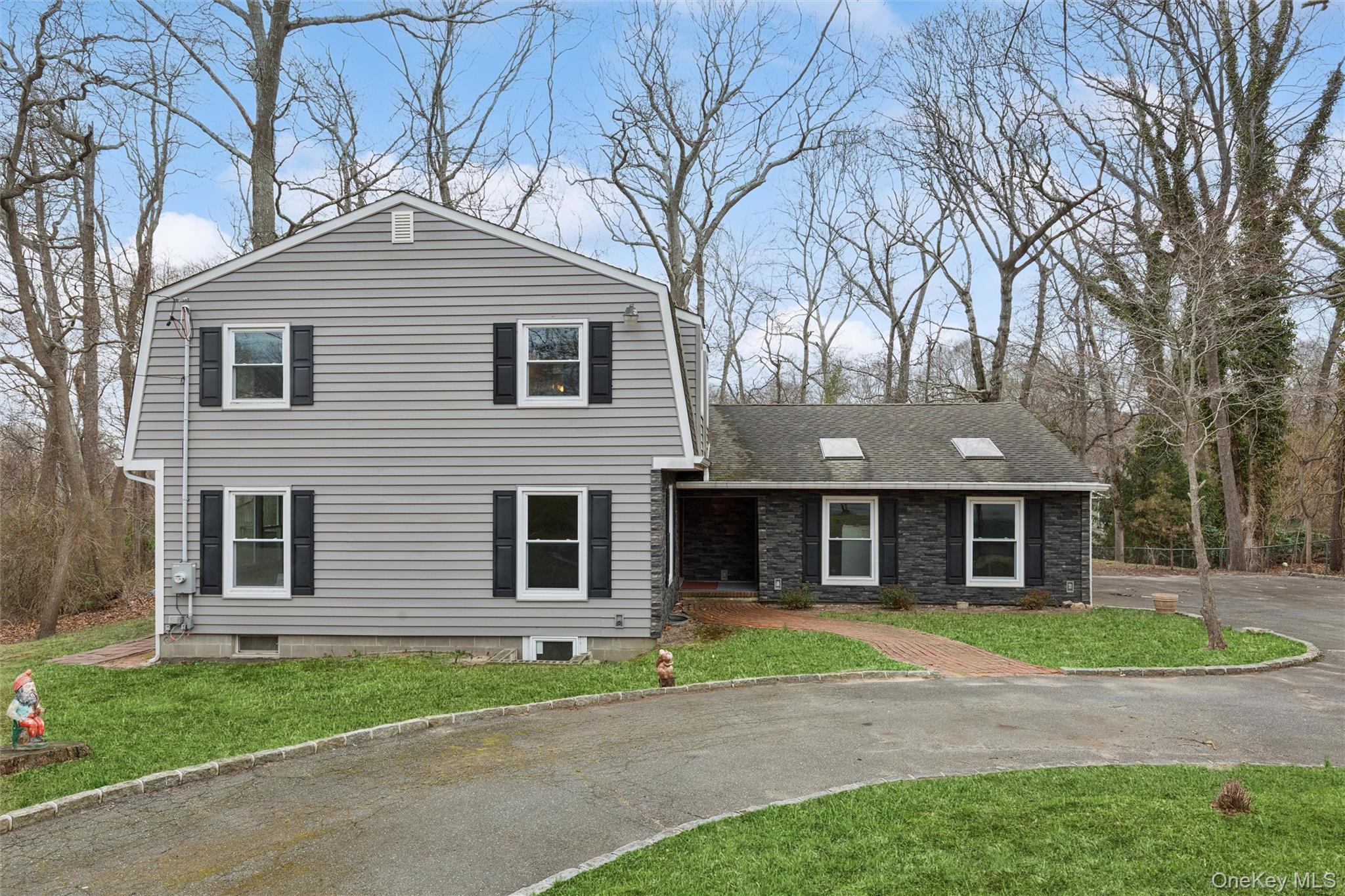 Single Family Overhill  Suffolk County, NY 11792, MLS-973818-2