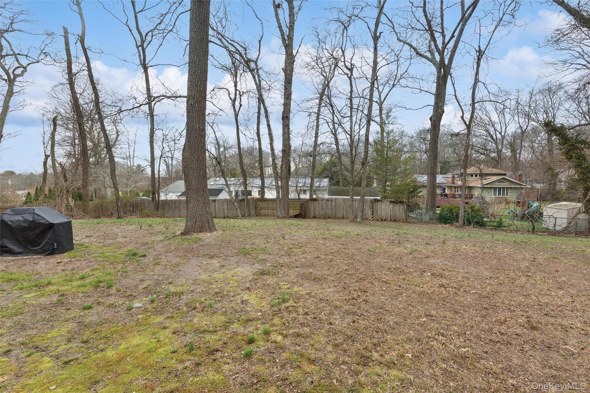 Single Family Overhill  Suffolk County, NY 11792, MLS-973818-26