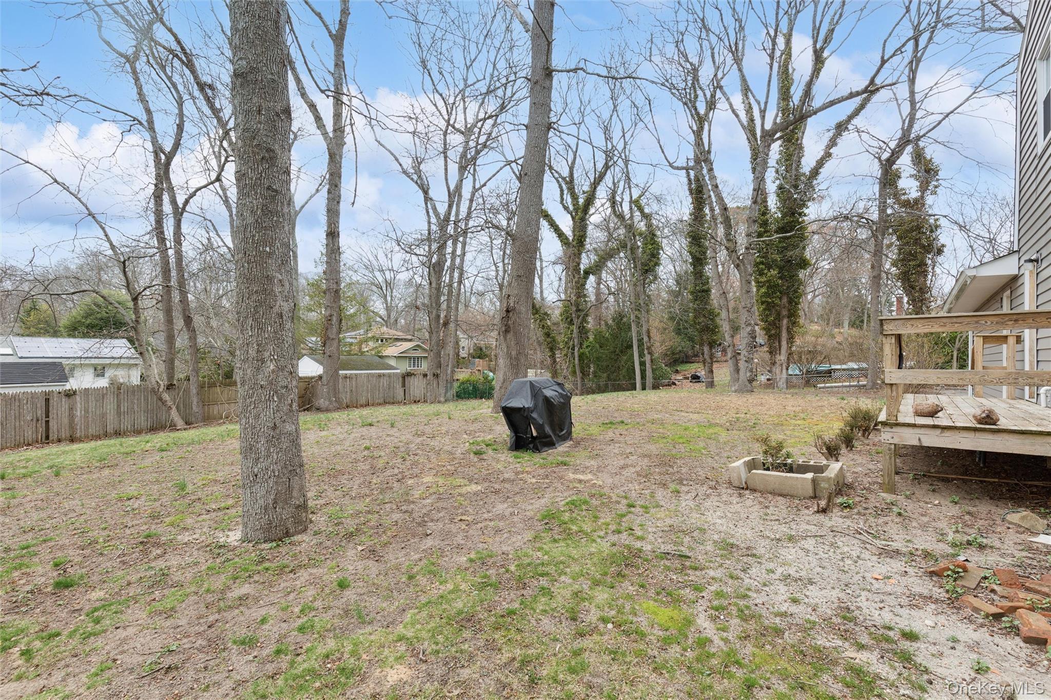 Single Family Overhill  Suffolk County, NY 11792, MLS-973818-27