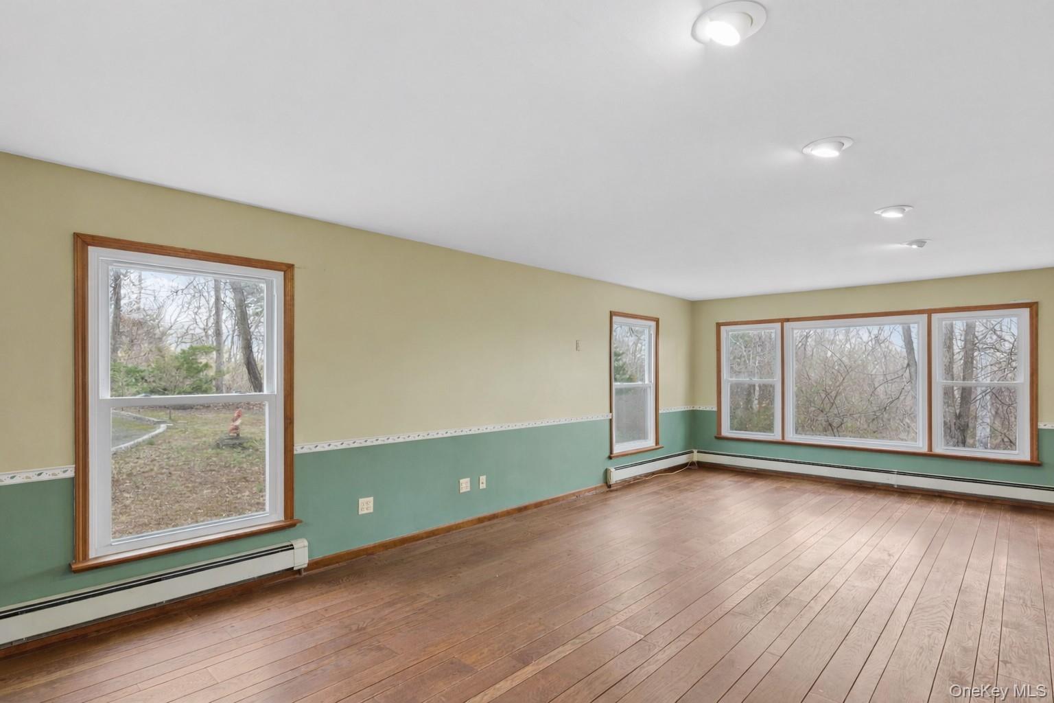 Single Family Overhill  Suffolk County, NY 11792, MLS-973818-5