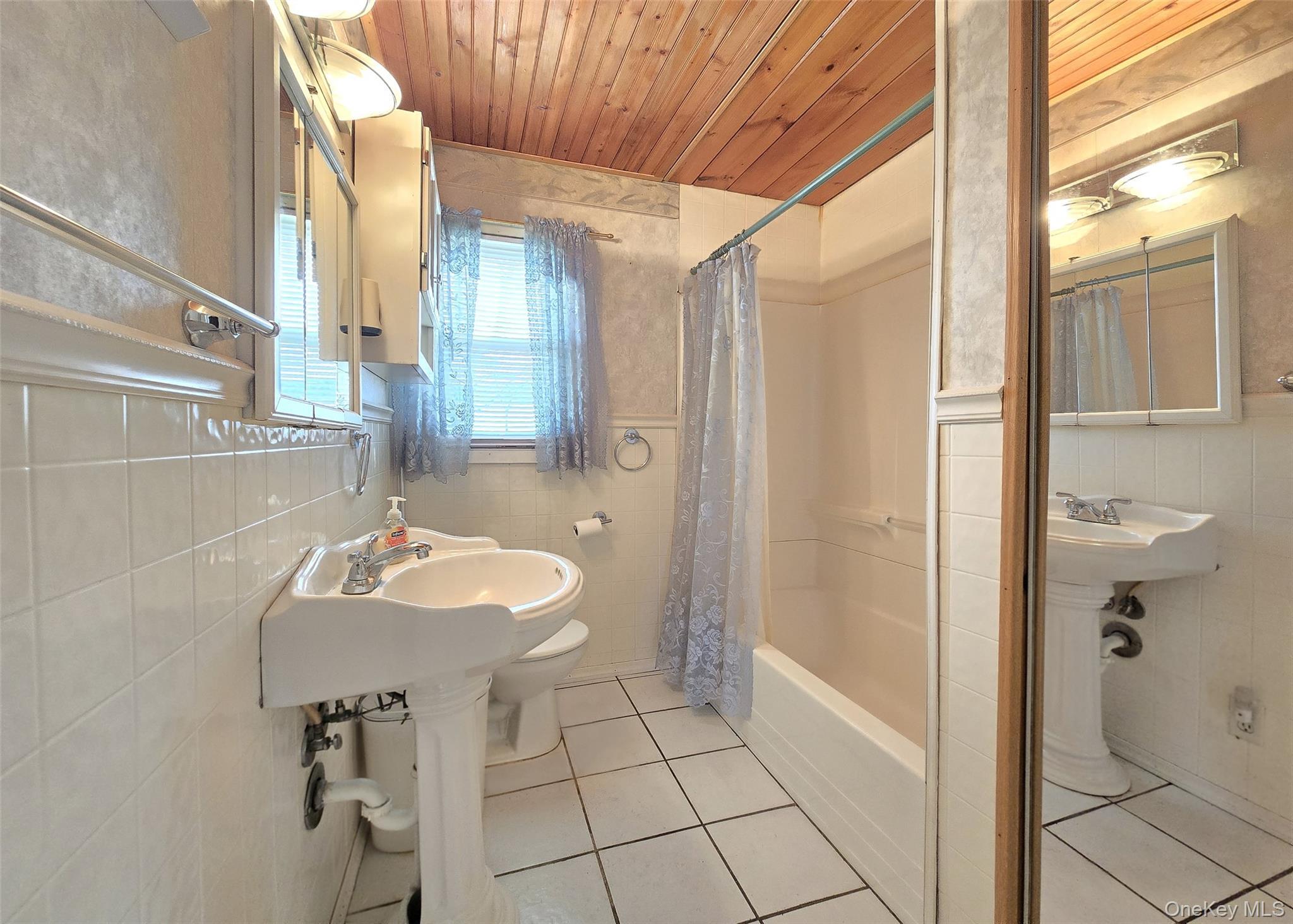 Single Family Lakewood  Suffolk County, NY 11779, MLS-973829-10