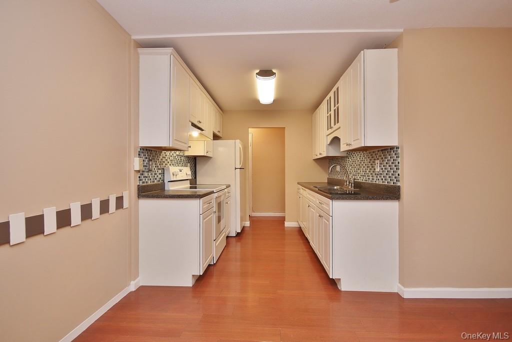 Condo Sierra Vista Rockland County, NY 10989, MLS-973830-10