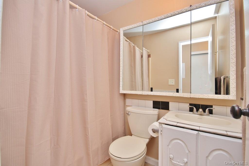 Condo Sierra Vista Rockland County, NY 10989, MLS-973830-16