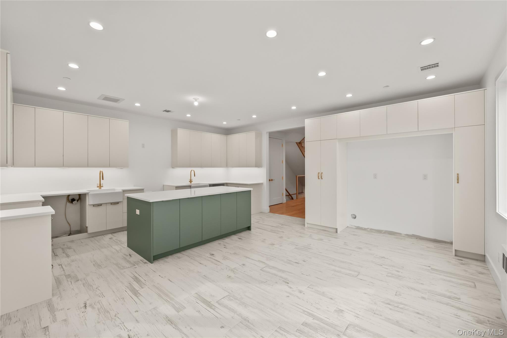 Condo Singer  Rockland County, NY 10977, MLS-973840-15