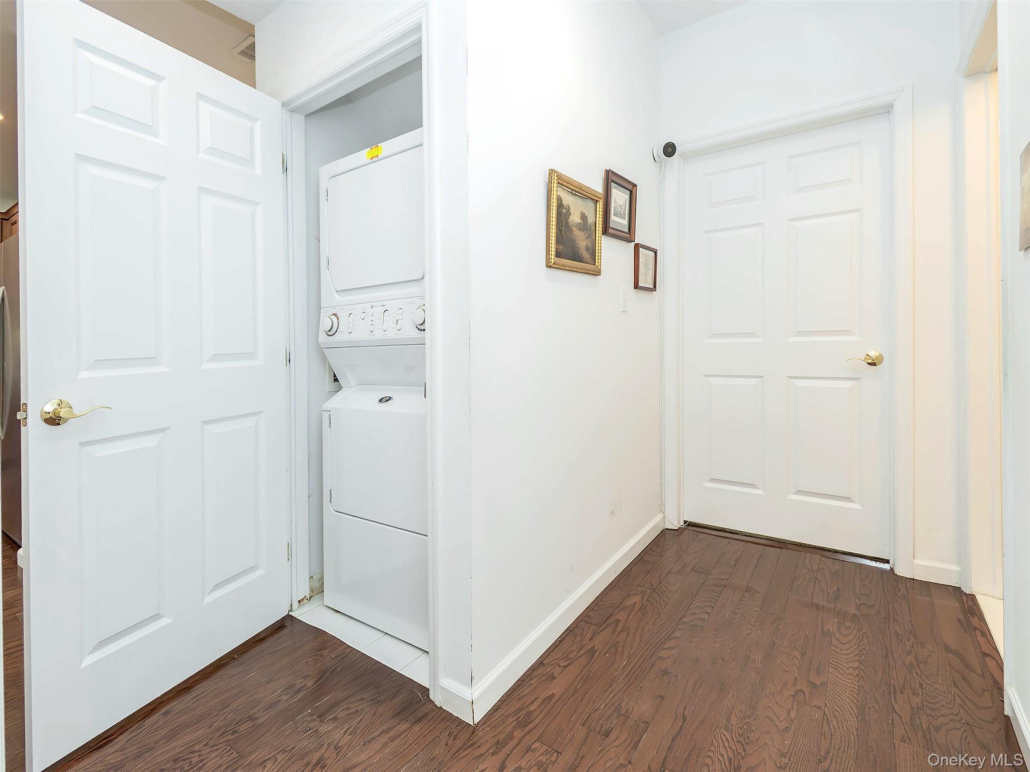 Condo Pond View  Nassau County, NY 11050, MLS-973881-16