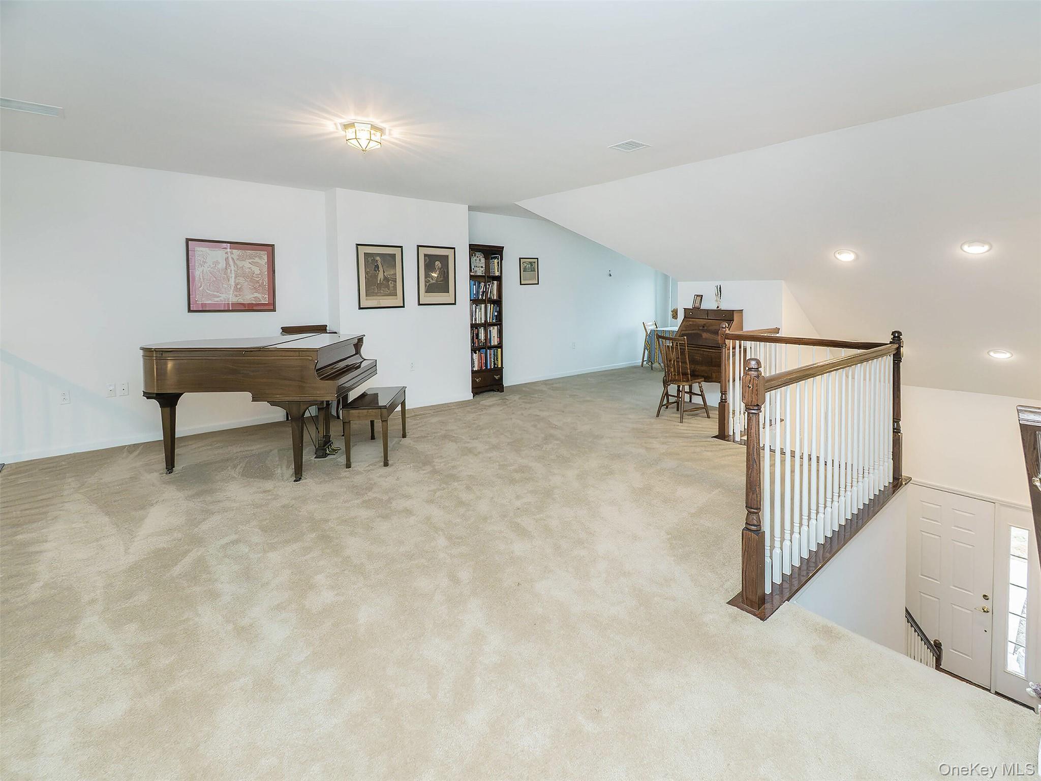 Condo Pond View  Nassau County, NY 11050, MLS-973881-17