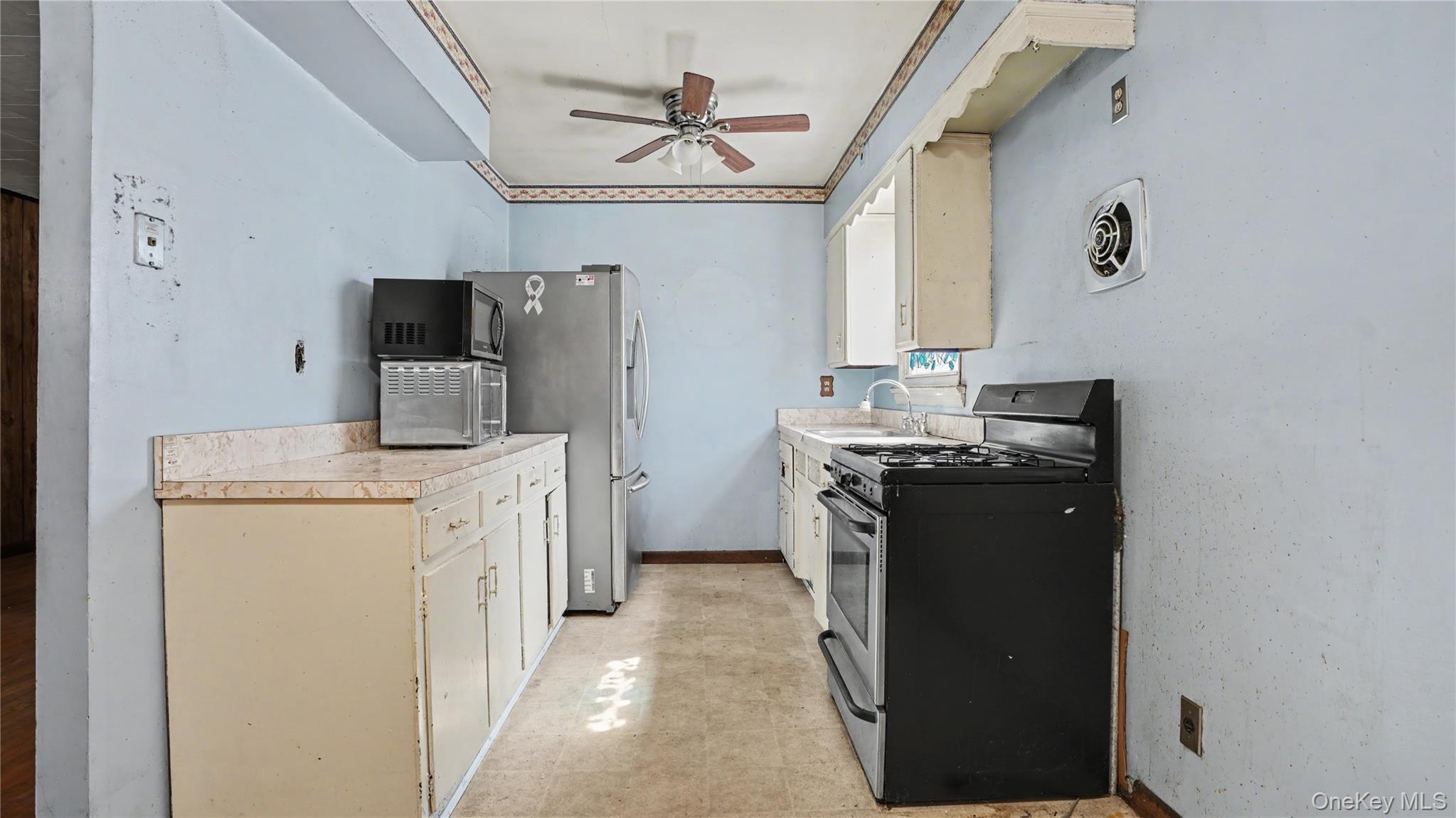 Single Family 61st  Queens, NY 11378, MLS-973896-5