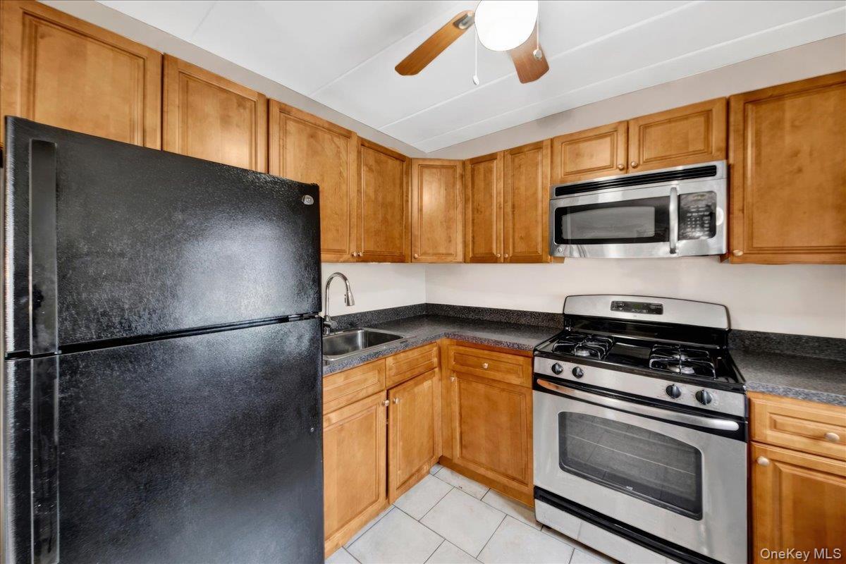 Coop Central Park  Westchester County, NY 10710, MLS-973897-4