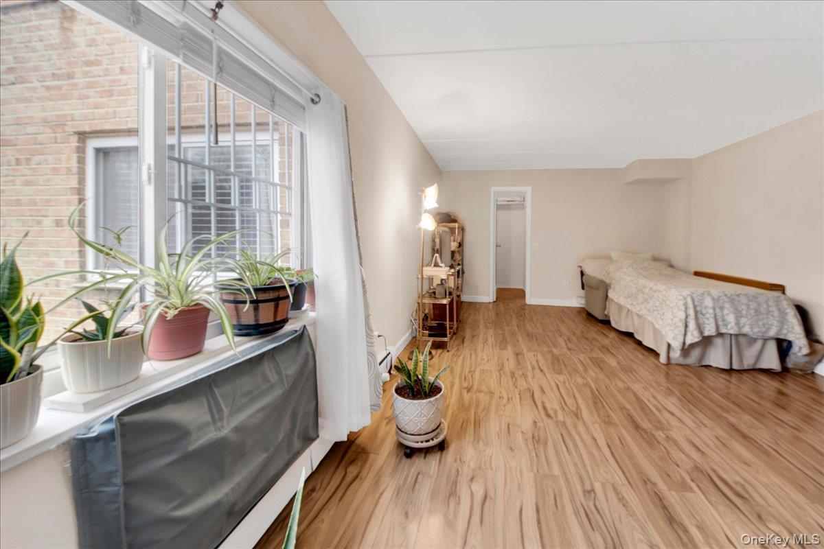 Coop Central Park  Westchester County, NY 10710, MLS-973897-8