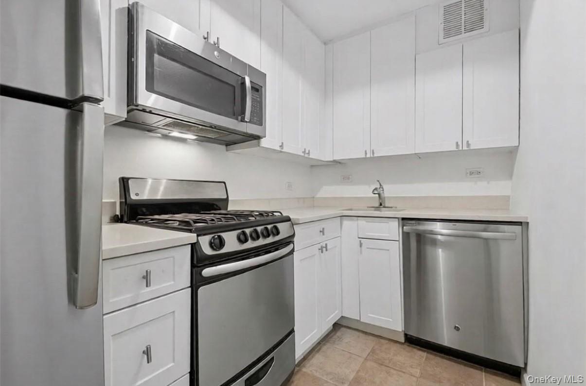 Coop W 66th Street Manhattan, NY 10023, MLS-973898-7