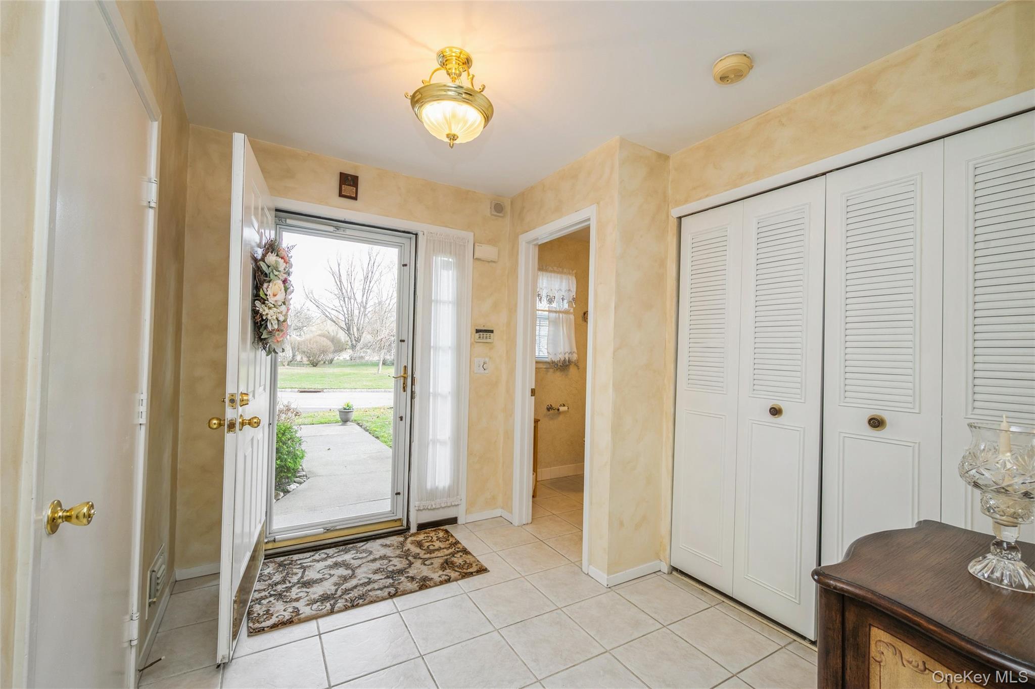 Condo Erin  Suffolk County, NY 11733, MLS-973899-4