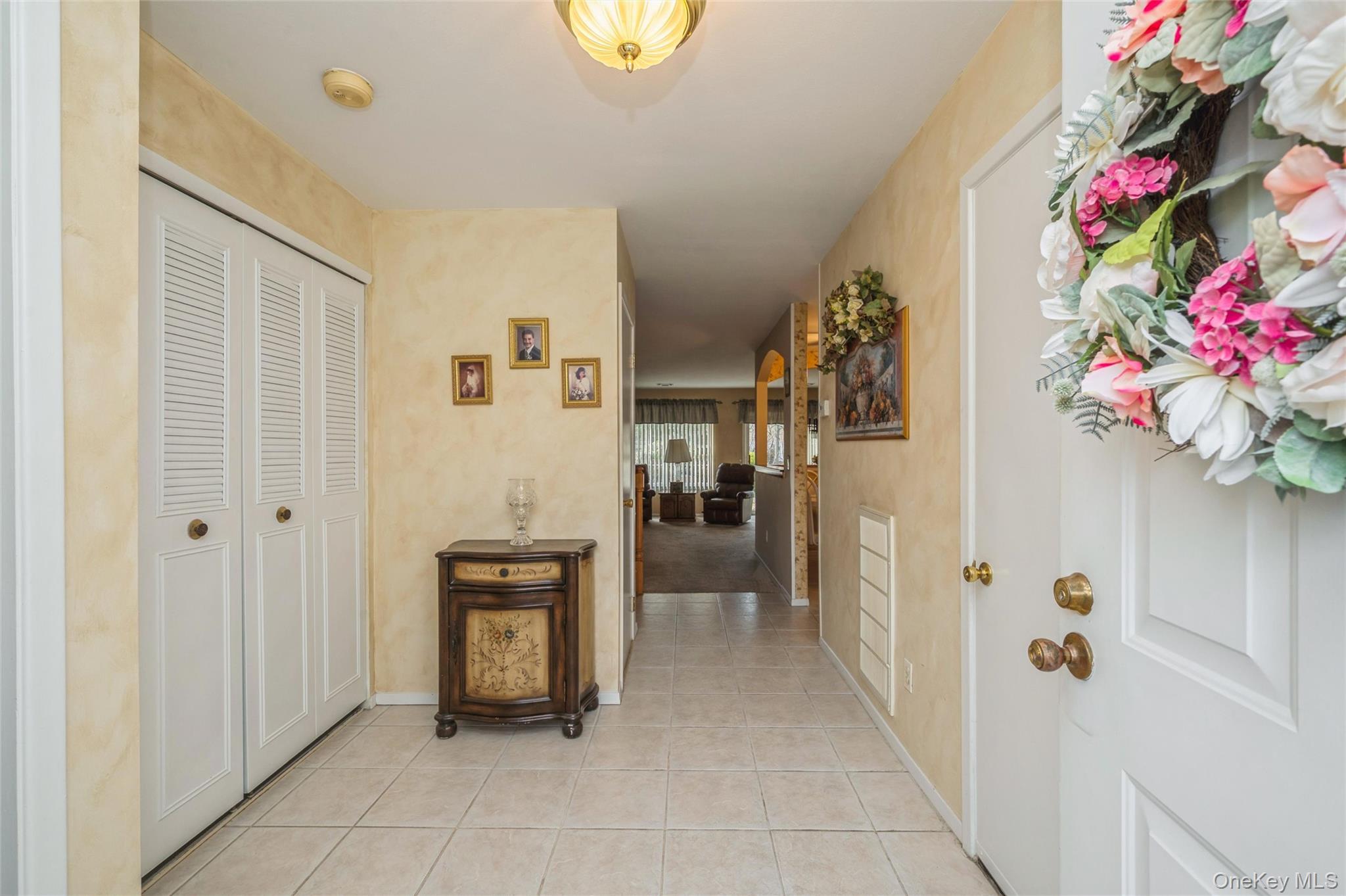 Condo Erin  Suffolk County, NY 11733, MLS-973899-5