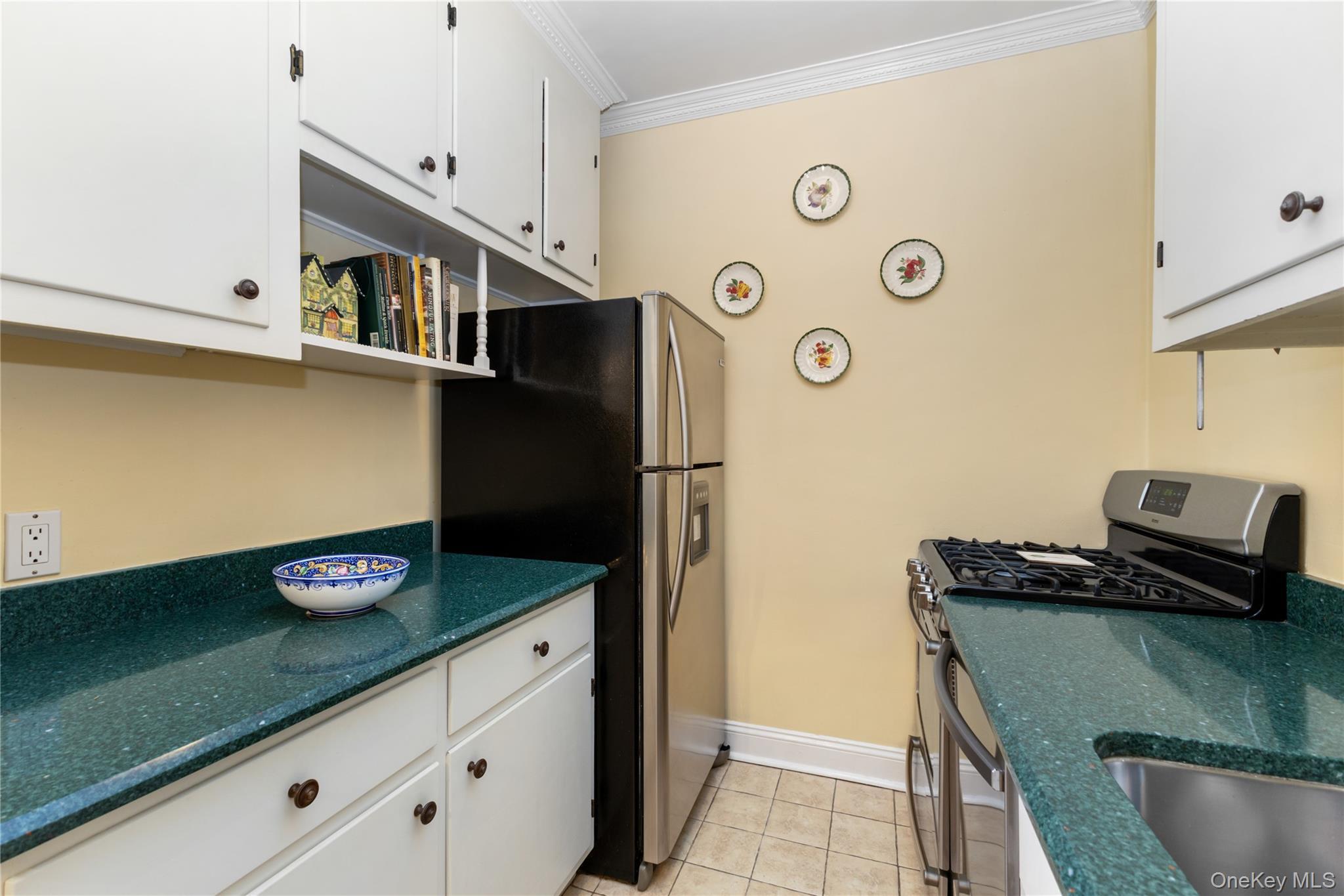 Coop Parkview Westchester County, NY 10708, MLS-973901-22