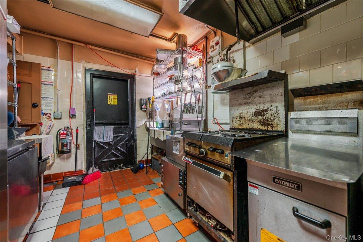 Commercial Sale Bruckner Boulevard Bronx, NY 10465, MLS-973902-12