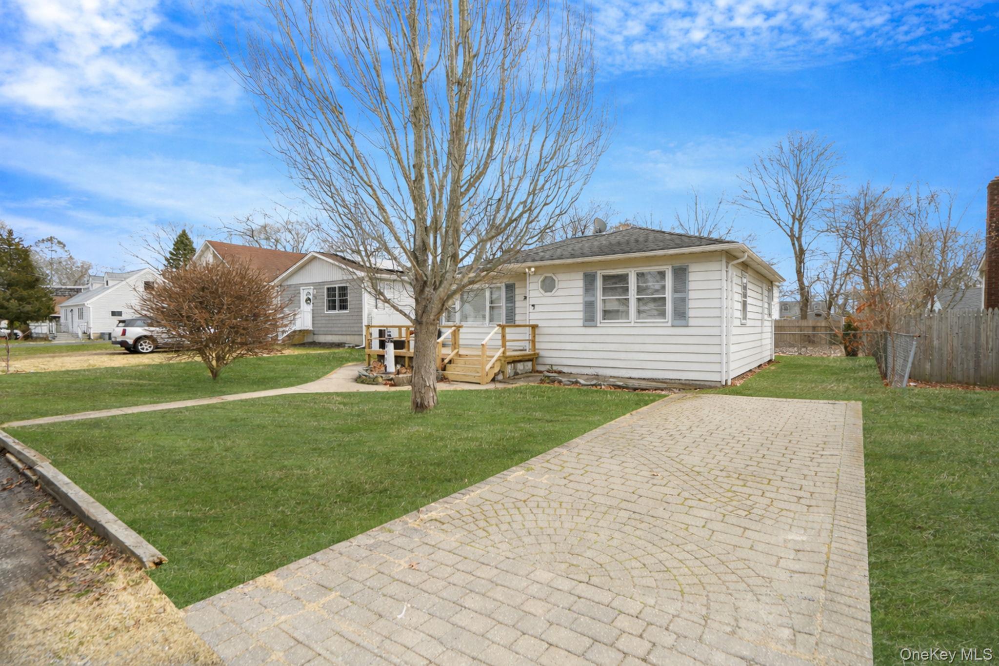 Single Family Argyle  Suffolk County, NY 11967, MLS-973907-2