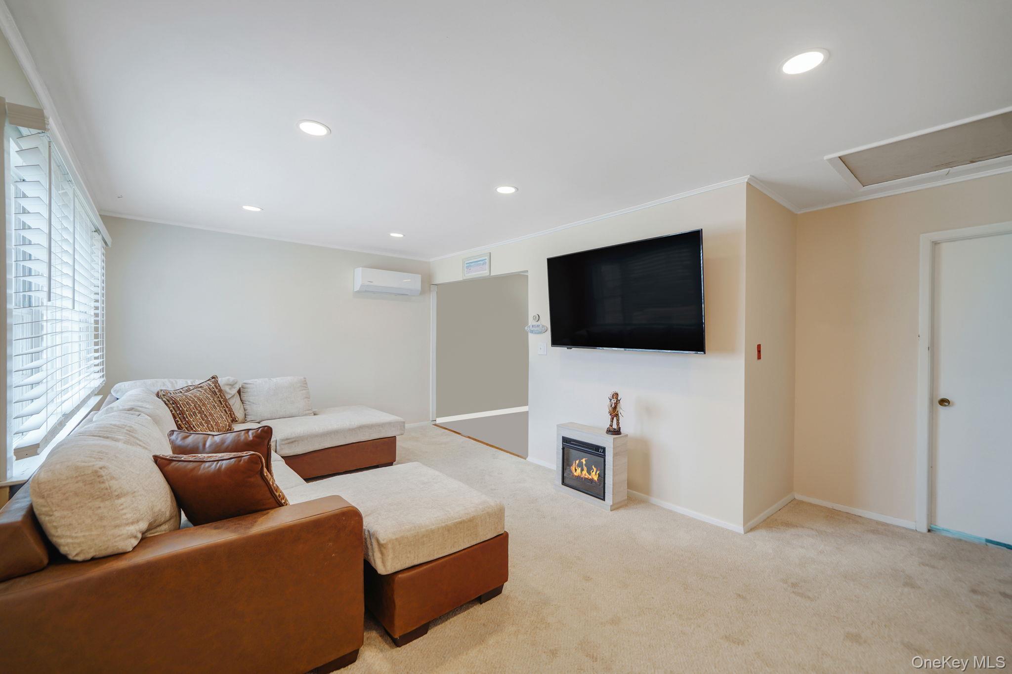 Single Family Argyle  Suffolk County, NY 11967, MLS-973907-5