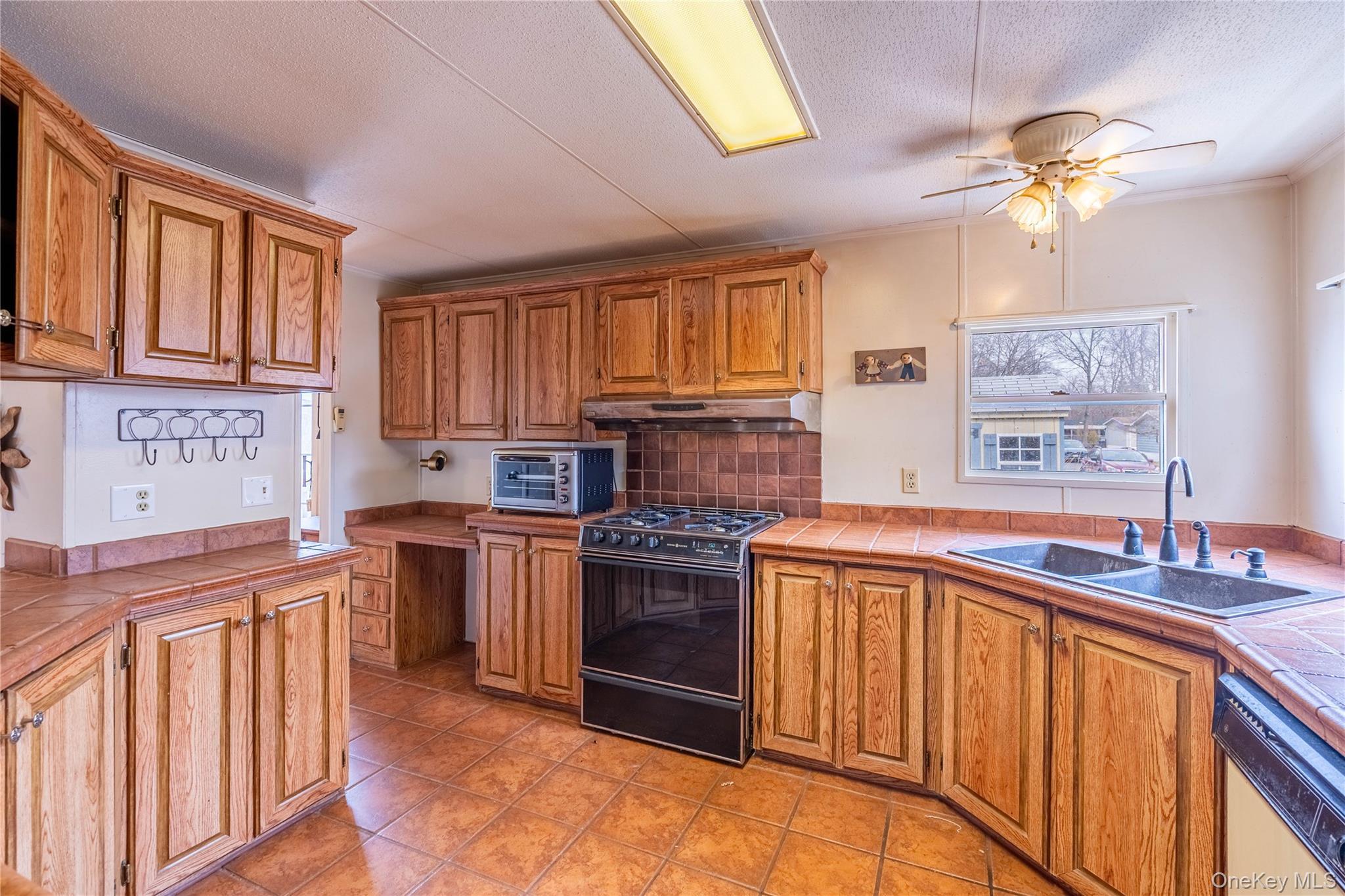 Single Family Apple  Ulster County, NY 12561, MLS-973914-3