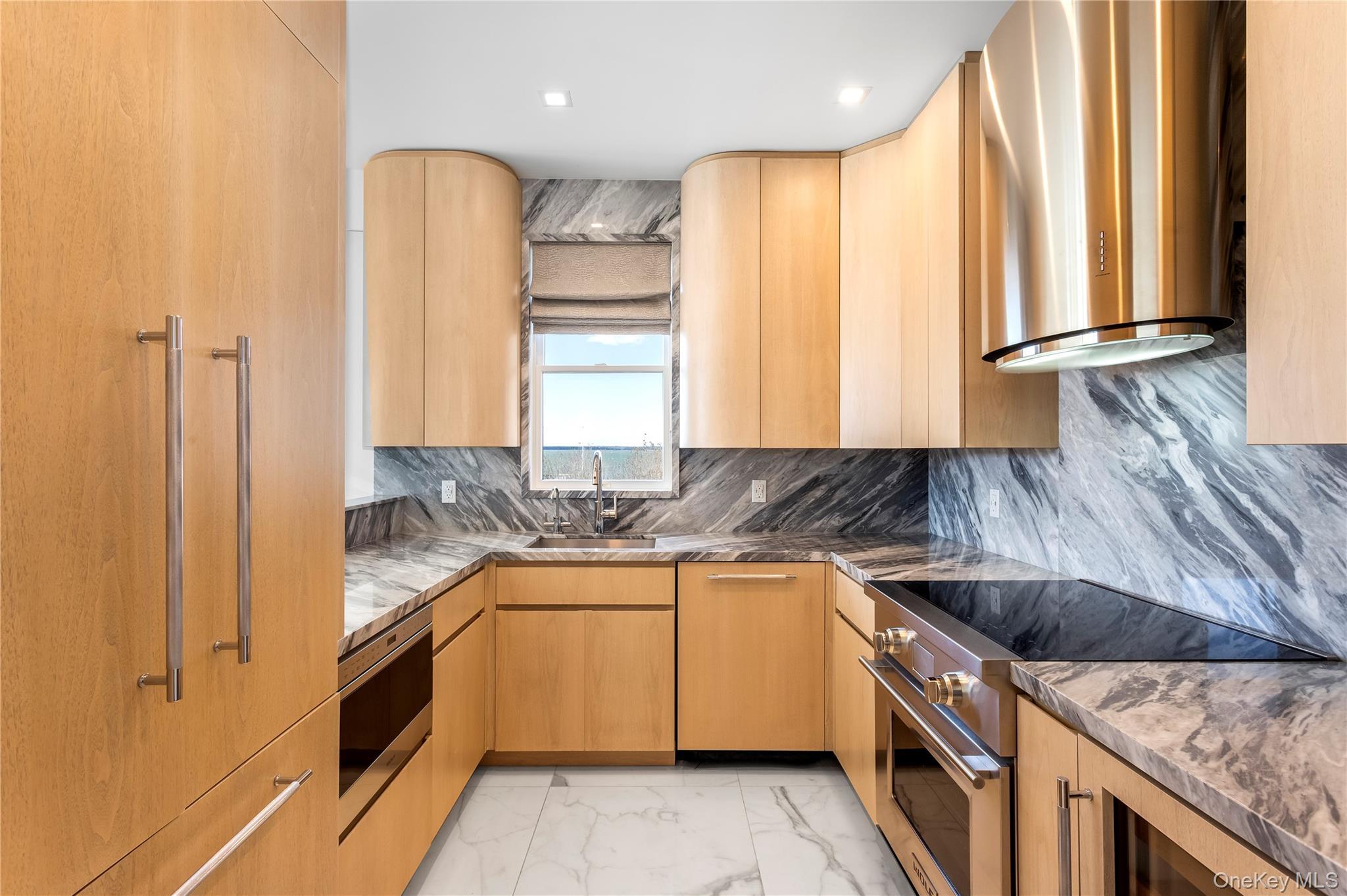 Condo Dune  Suffolk County, NY 11978, MLS-973928-15