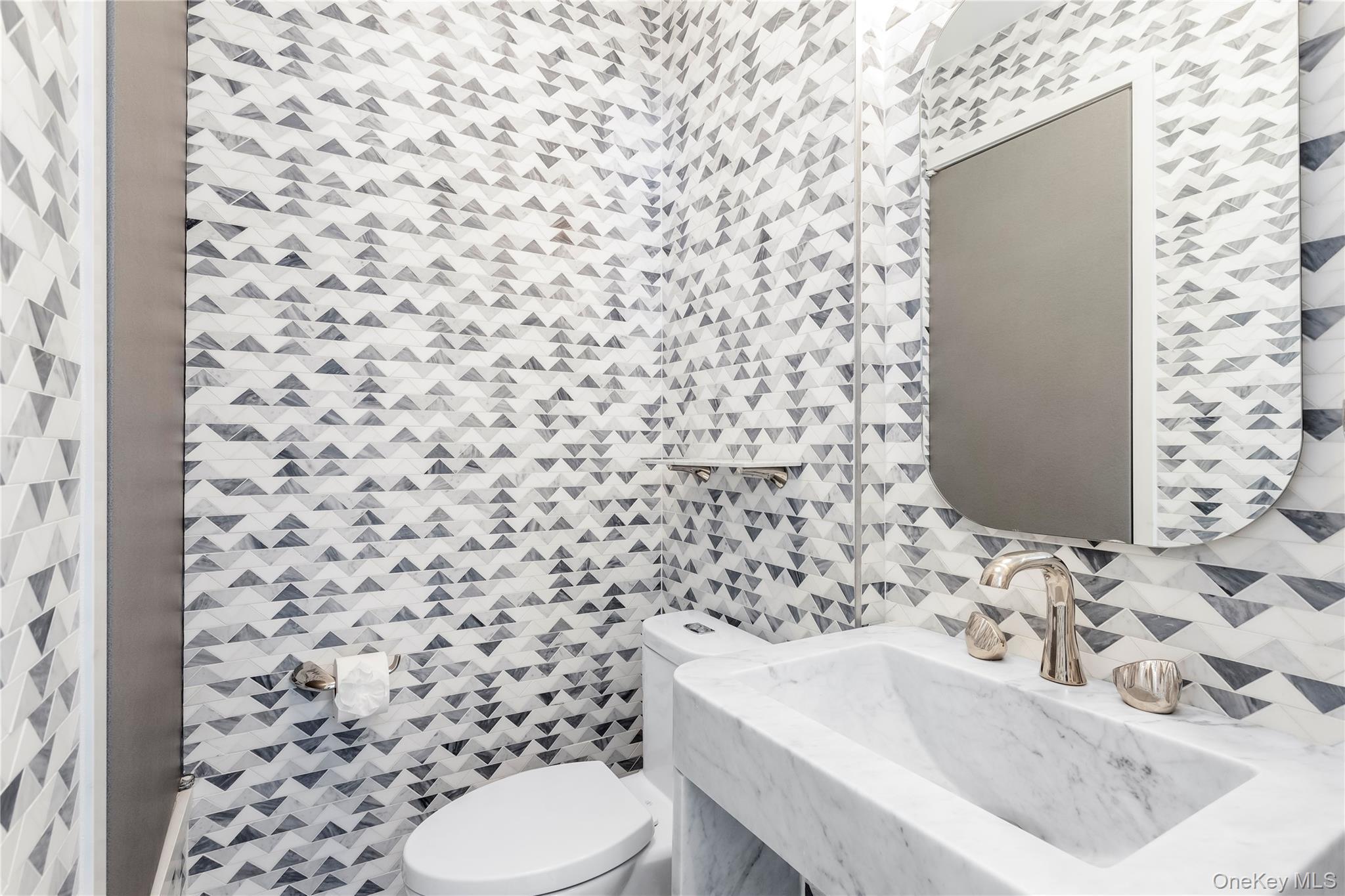 Condo Dune  Suffolk County, NY 11978, MLS-973928-17